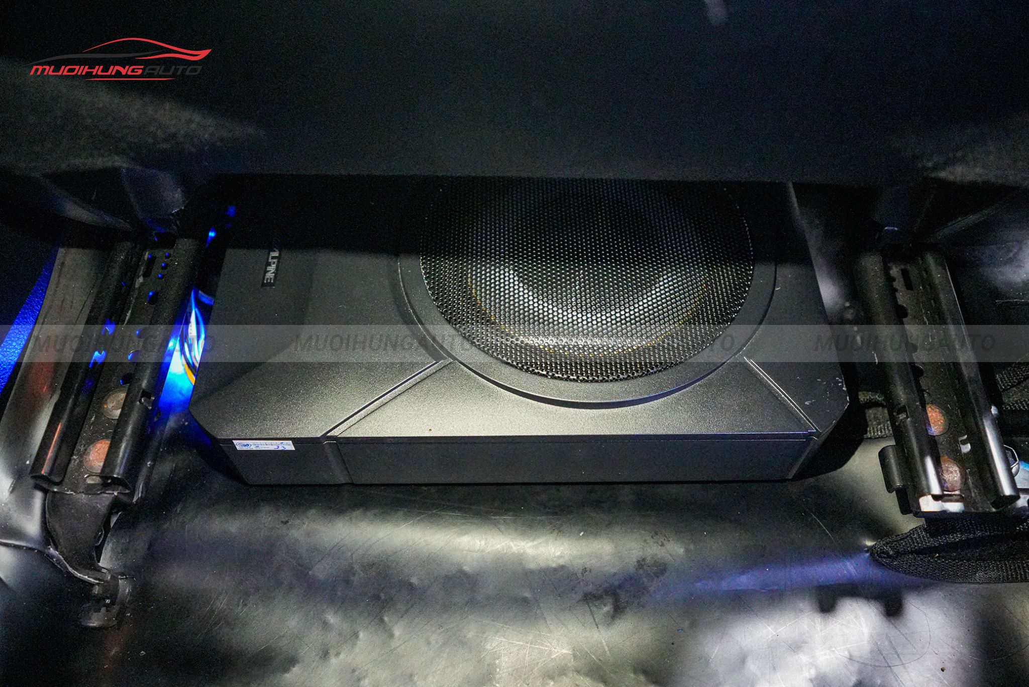 Độ loa sub cho ô tô Toyota Altis 2017