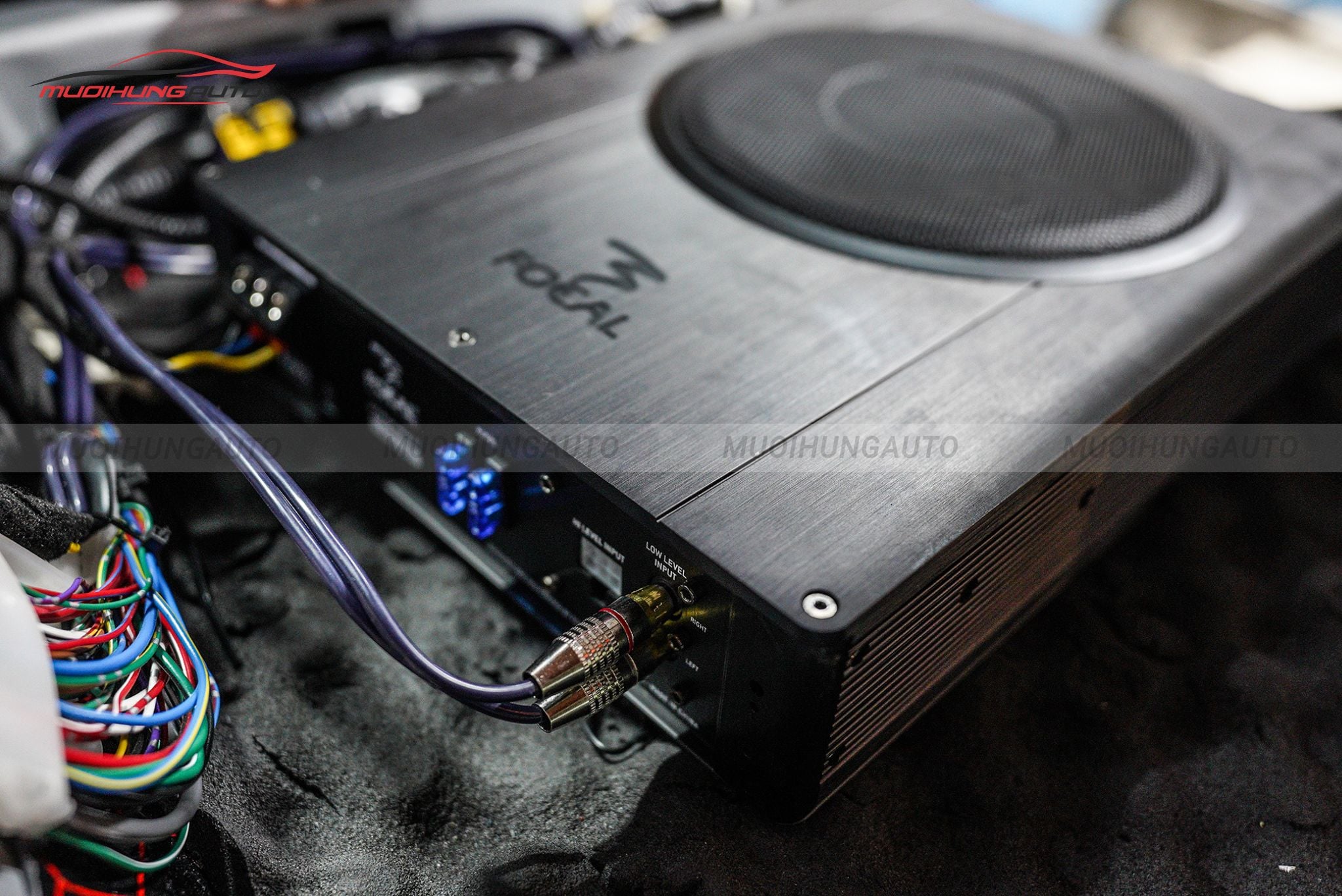 Độ loa sub cho Toyota Fortuner 2014