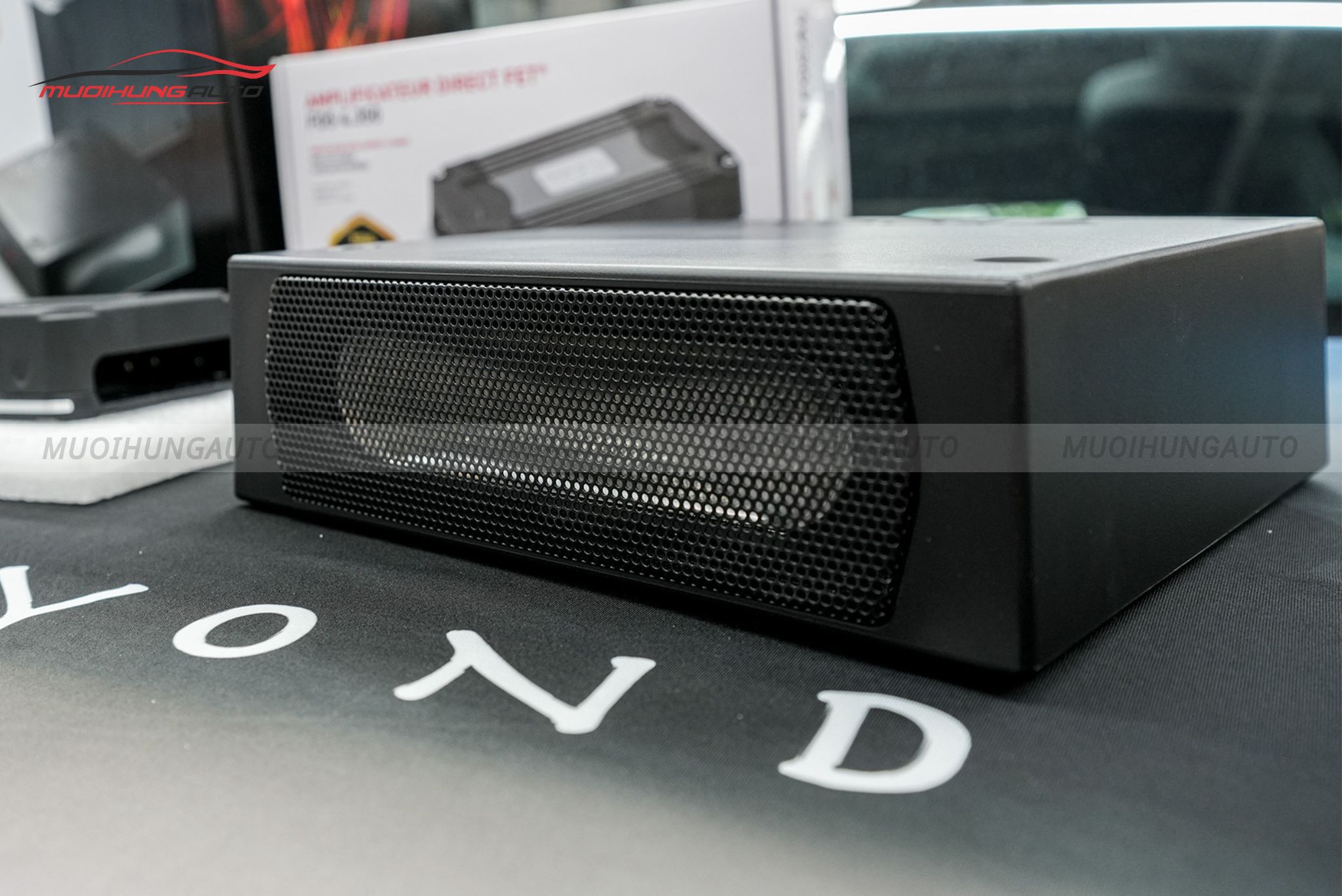 Độ loa sub gầm ghế xe Peugeot 5008