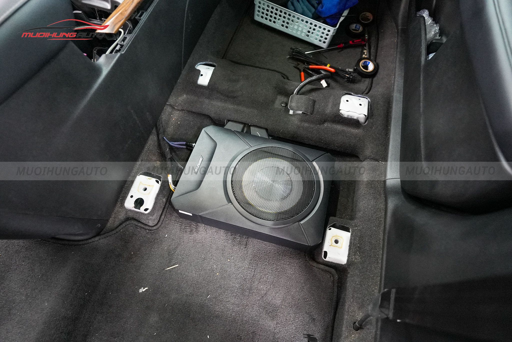 Độ loa sub Honda CRV 2019