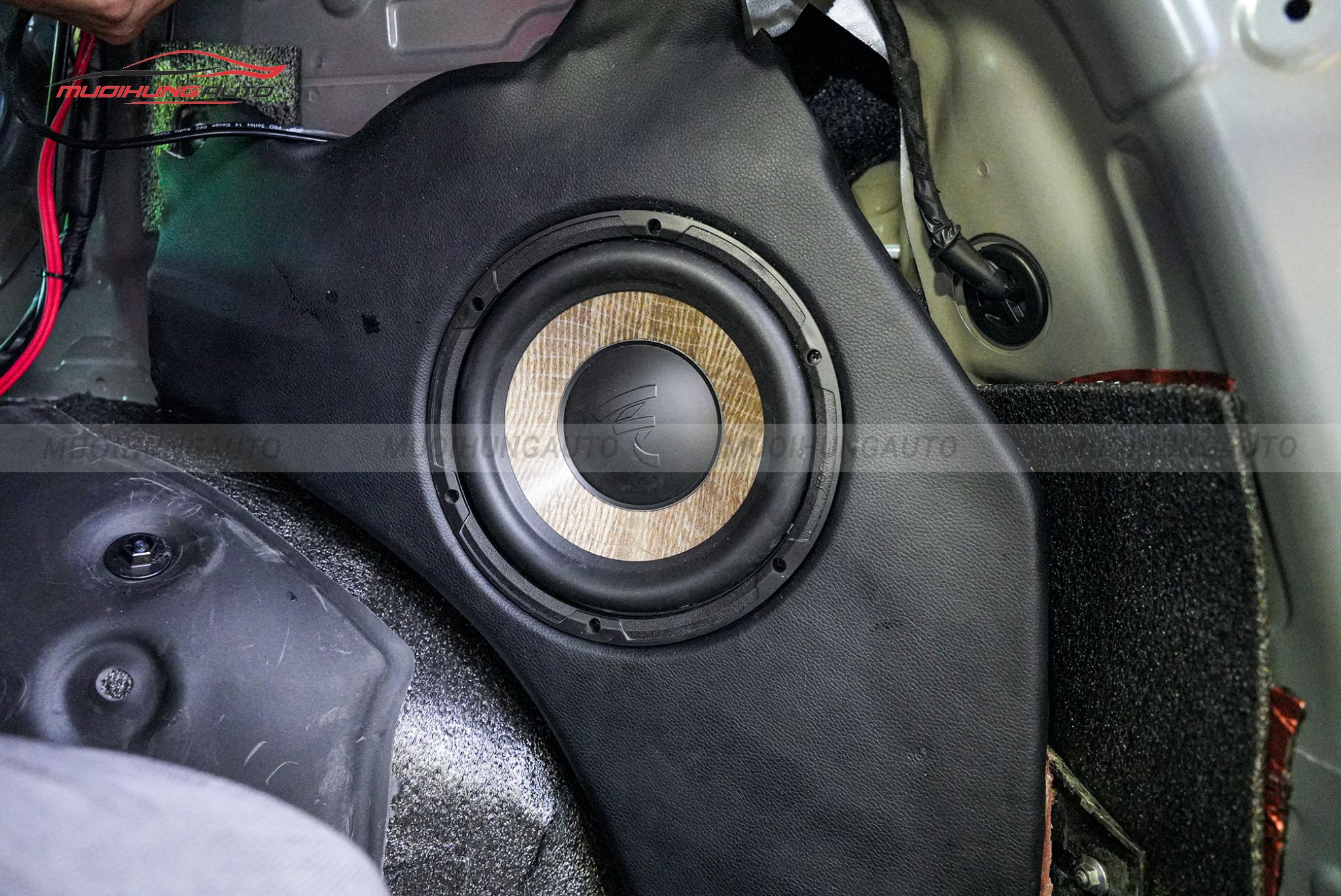 Độ loa sub Kia Sportage