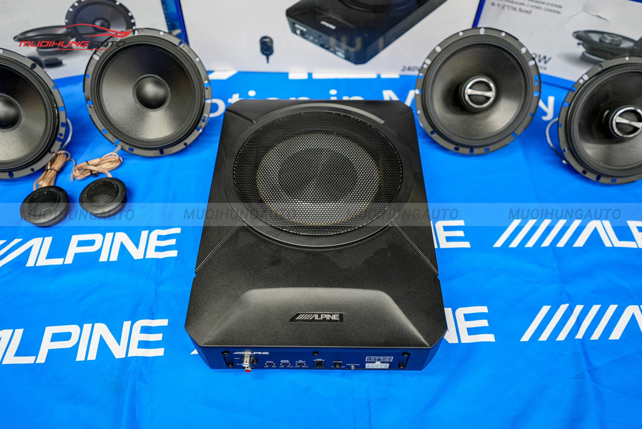 Độ loa sub Miitsubishi Outlander