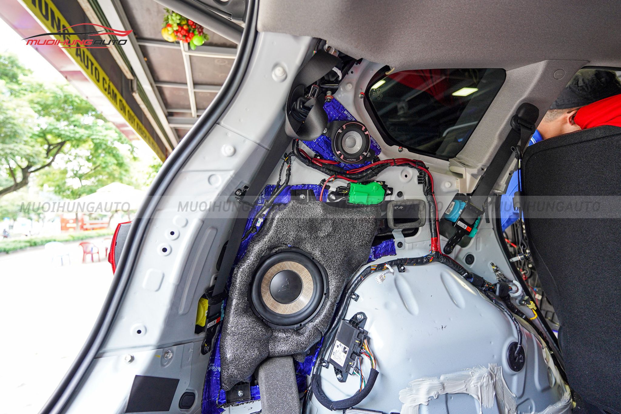 Độ loa sub xe Hyundai Santafe 2022