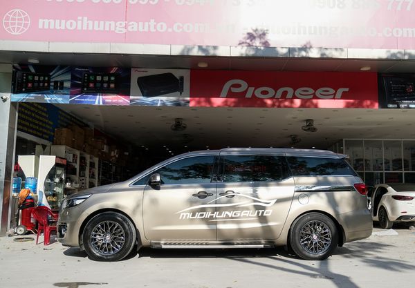 Độ mâm xe Kia Sedona mẫu 616 cao cấp 03