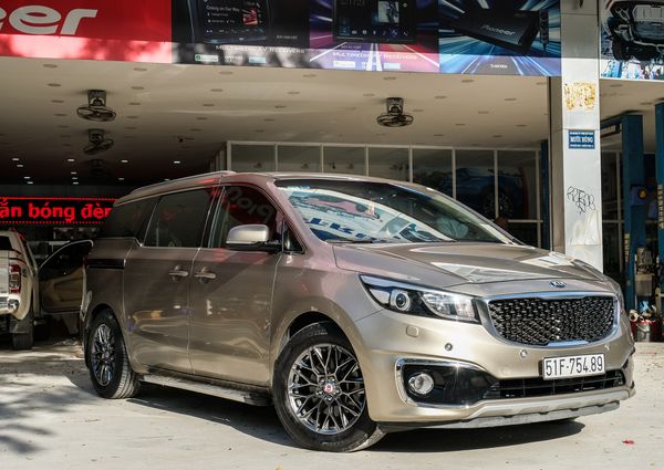 Độ mâm xe Kia Sedona mẫu 616 cao cấp 06