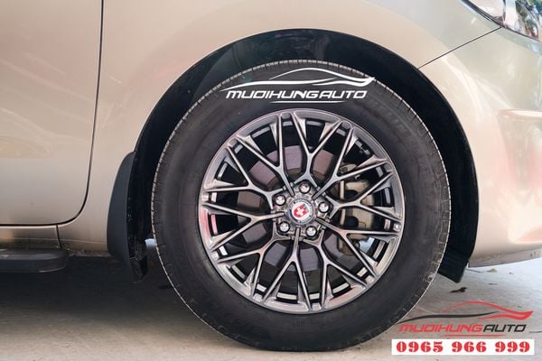Độ mâm xe Kia Sedona mẫu 616 cao cấp 07