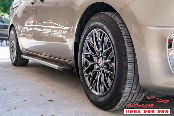Độ mâm xe Kia Sedona mẫu 616 cao cấp 10
