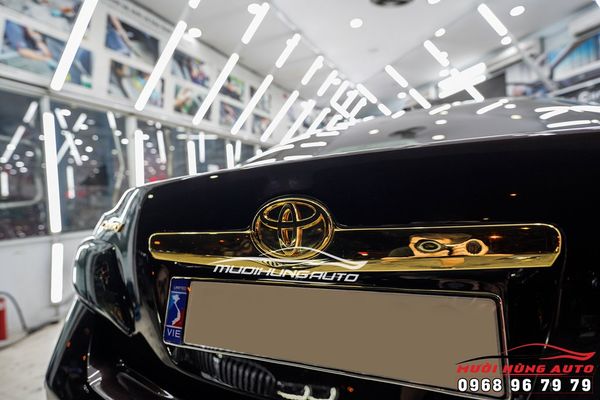 Hô Biến Toyota Camry 10 Năm Tuổi Lên Diện Mạo Mới Tại TPHCM