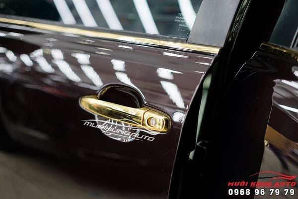 Hô Biến Toyota Camry 10 Năm Tuổi Lên Diện Mạo Mới Tại TPHCM