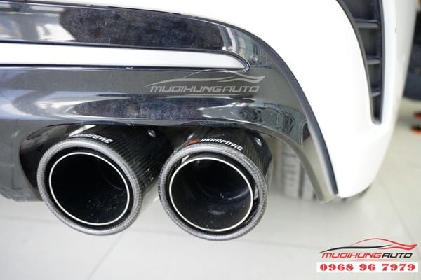Độ pô Akrapovic thể thao Hyundai Elantra mới nhất 2019 06