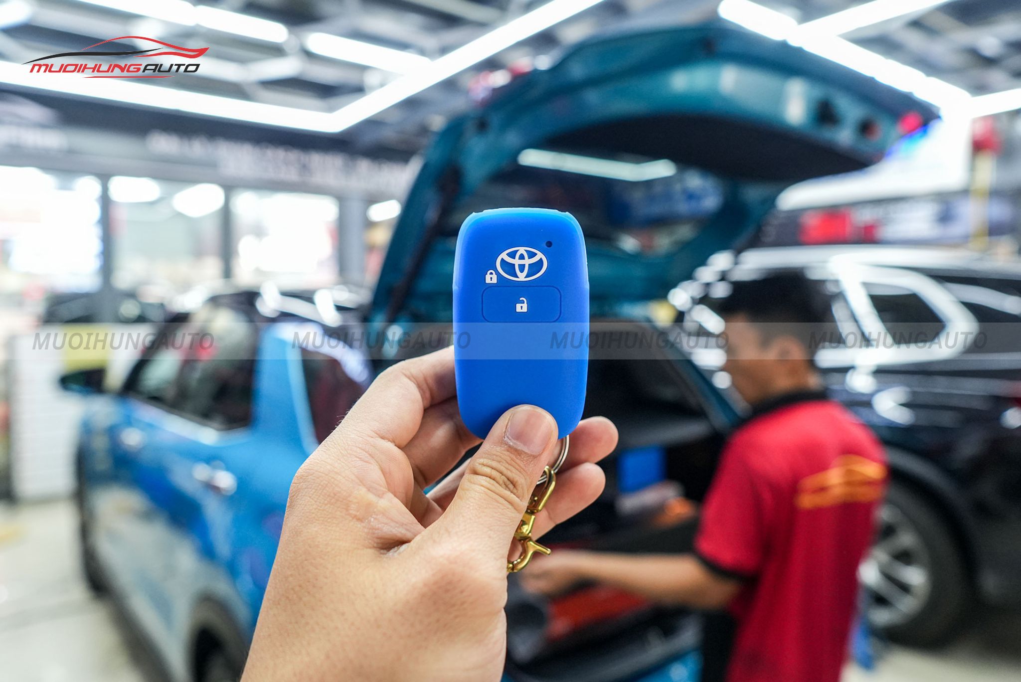 Độ ty cốp điện ô tô Toyota Raize 2024