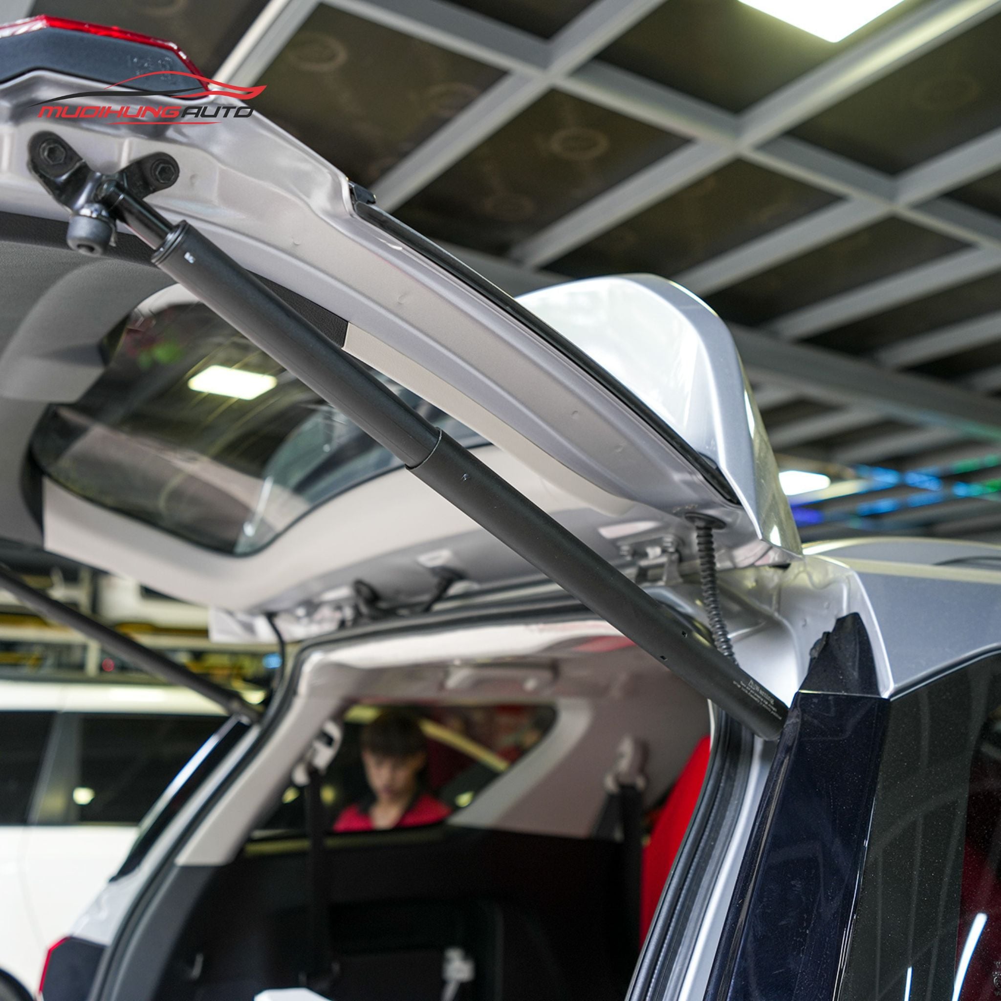 Độ ty cốp điện xe hơi Toyota Fortuner