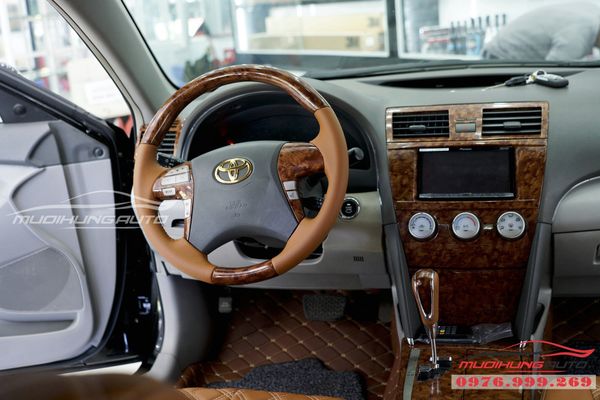 Đổi màu nội thất Camry 2010 đẳng cấp tại TPHCM 07