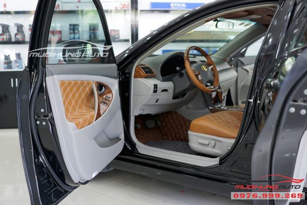 Đổi màu nội thất Camry 2010 đẳng cấp tại TPHCM 02