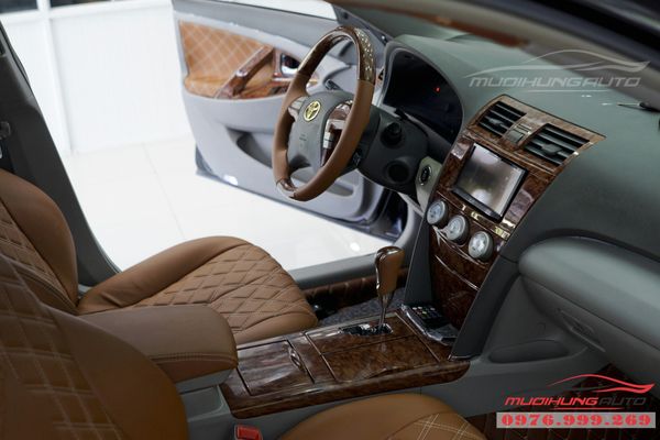 Đổi màu nội thất Camry 2010 đẳng cấp tại TPHCM 03