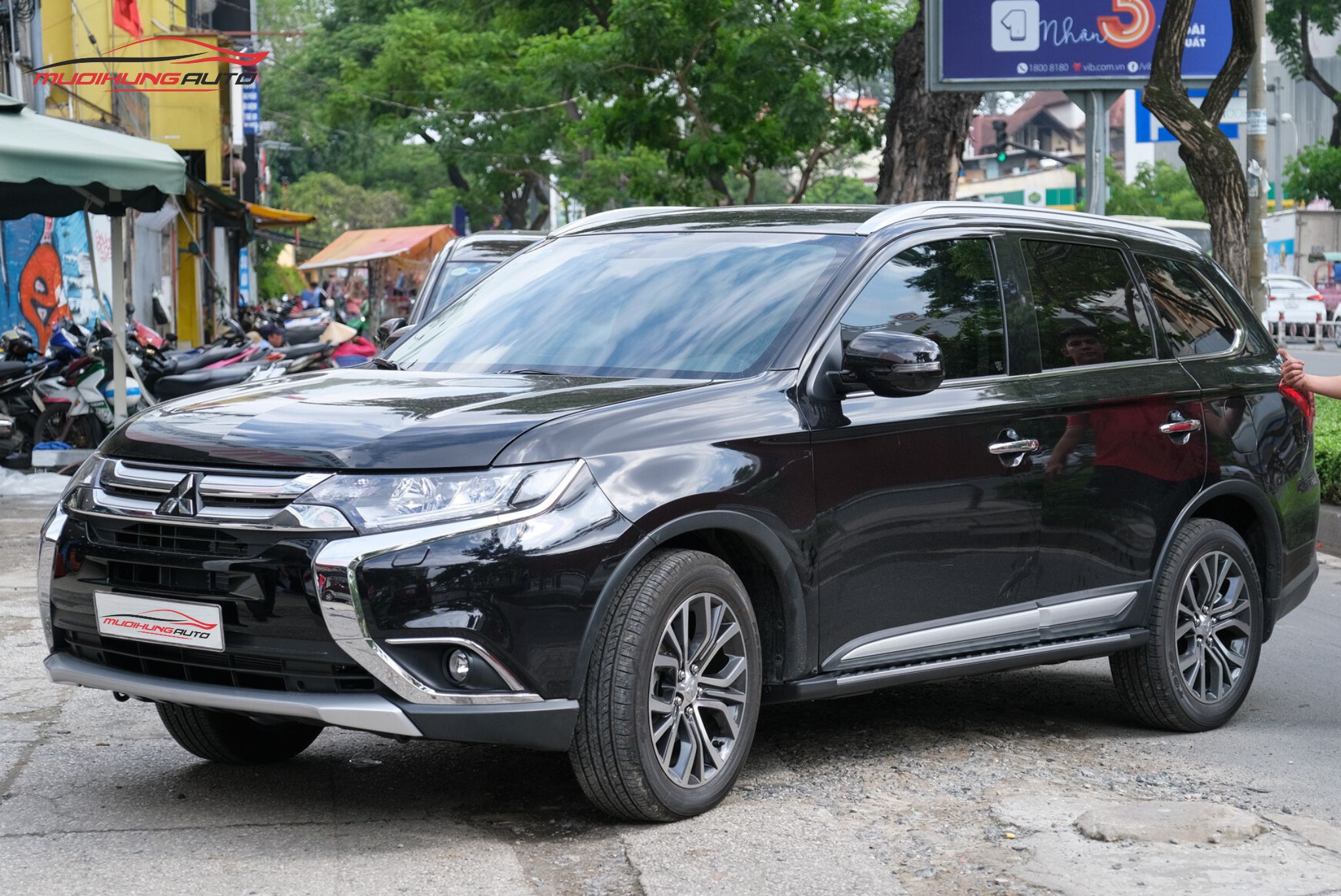 Top 10+ Mẫu Bệ Bước Mitsubishi Outlander Bền Đẹp Nhất 2025