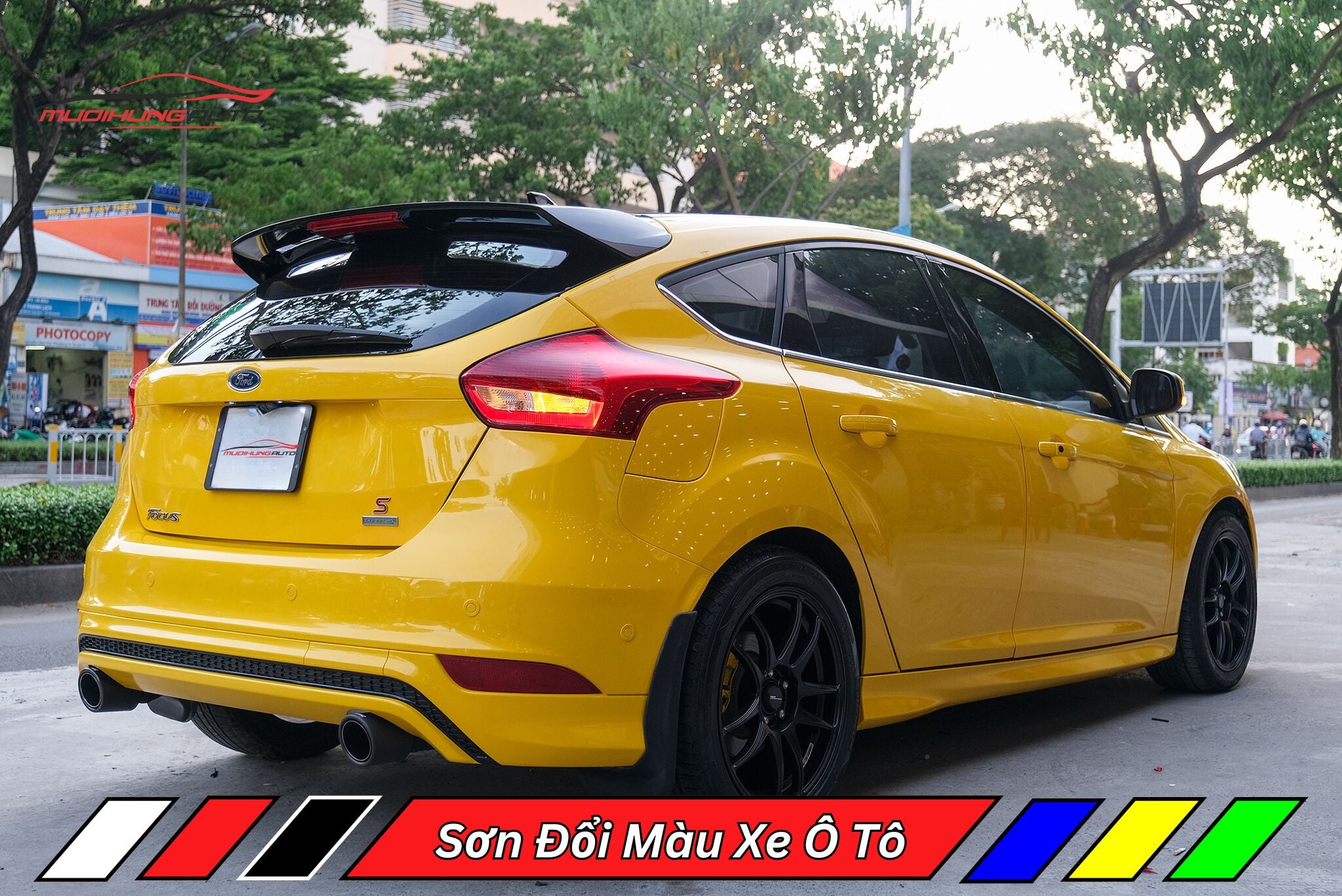 Thay đổi màu xe ô tô hợp mệnh với chủ xe Ford Focus