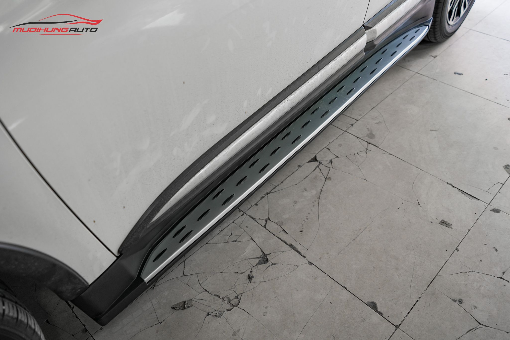 Top 10+ Mẫu Bệ Bước Mitsubishi Outlander Bền Đẹp Nhất 2025