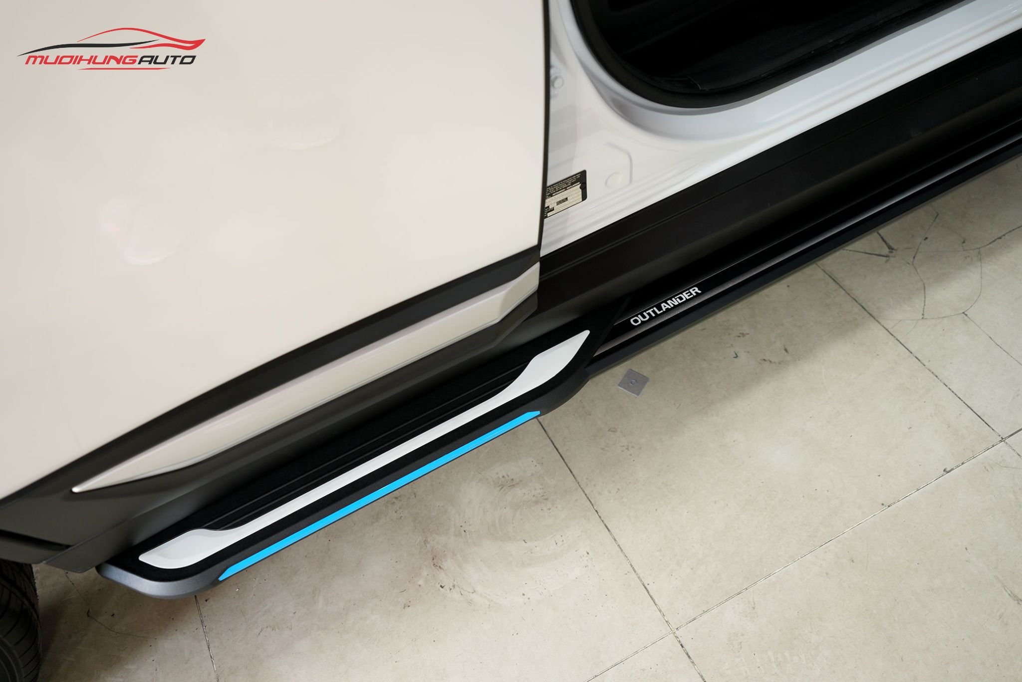 Top 10+ Mẫu Bệ Bước Mitsubishi Outlander Bền Đẹp Nhất 2025