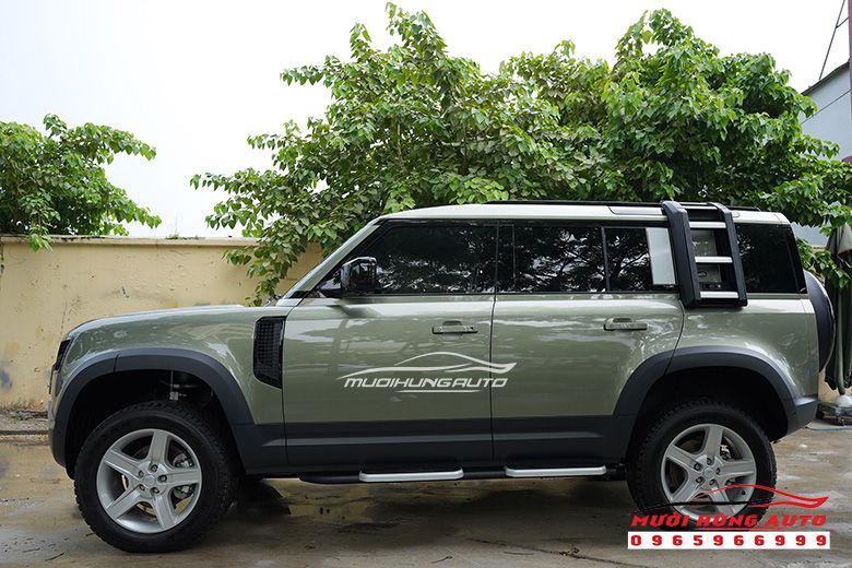 Tổng Hợp Những Món Phụ Kiện Nên Lắp Đặt Cho Xe Range Rover Defender 2022 Chính Hãng