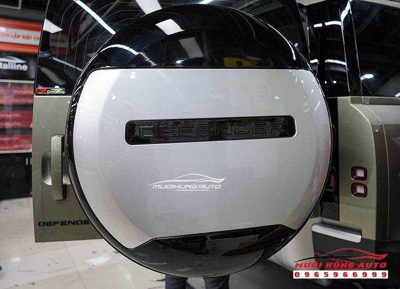 Tổng Hợp Những Món Phụ Kiện Nên Lắp Đặt Cho Xe Range Rover Defender 2022 Chính Hãng