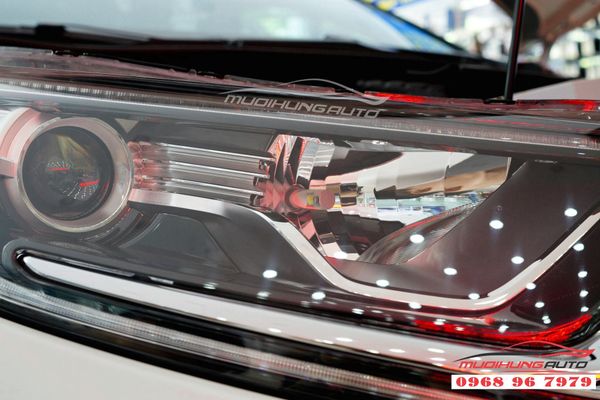 Gắn bóng LED siêu sáng cho Honda CRV 2019 chính hãng 02