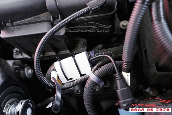 Gắn bóng LED siêu sáng cho Honda CRV 2019 chính hãng 07