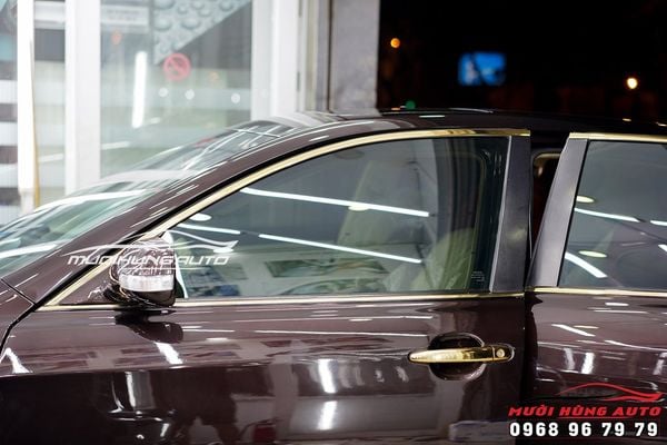 Hô Biến Toyota Camry 10 Năm Tuổi Lên Diện Mạo Mới Tại TPHCM