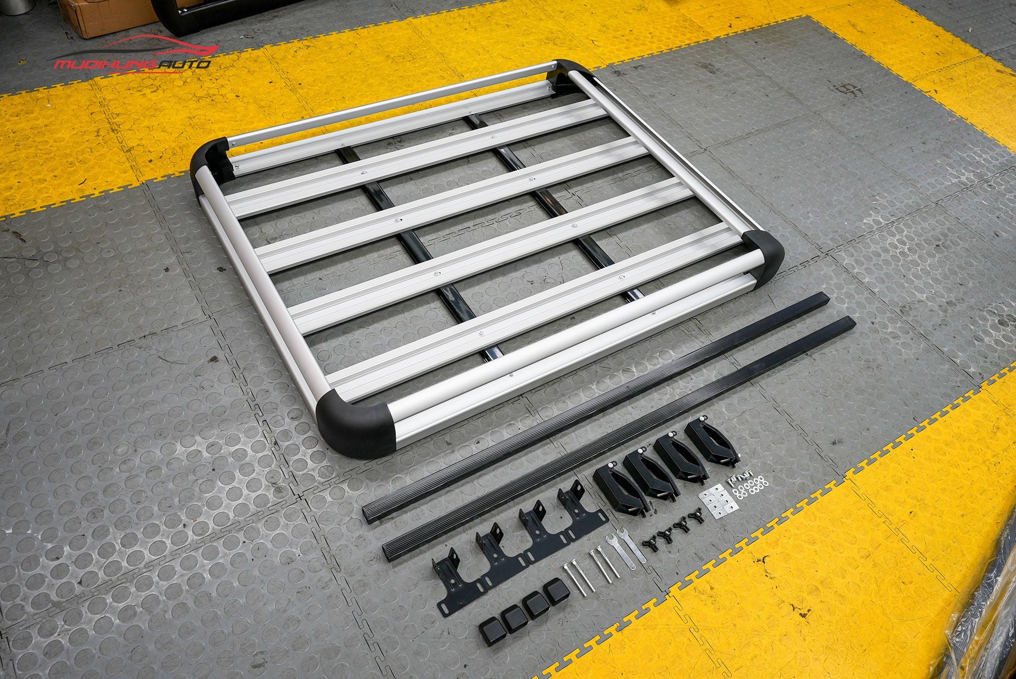 Giá để đồ nóc xe Yaki 127x97cm - Mã CP-307