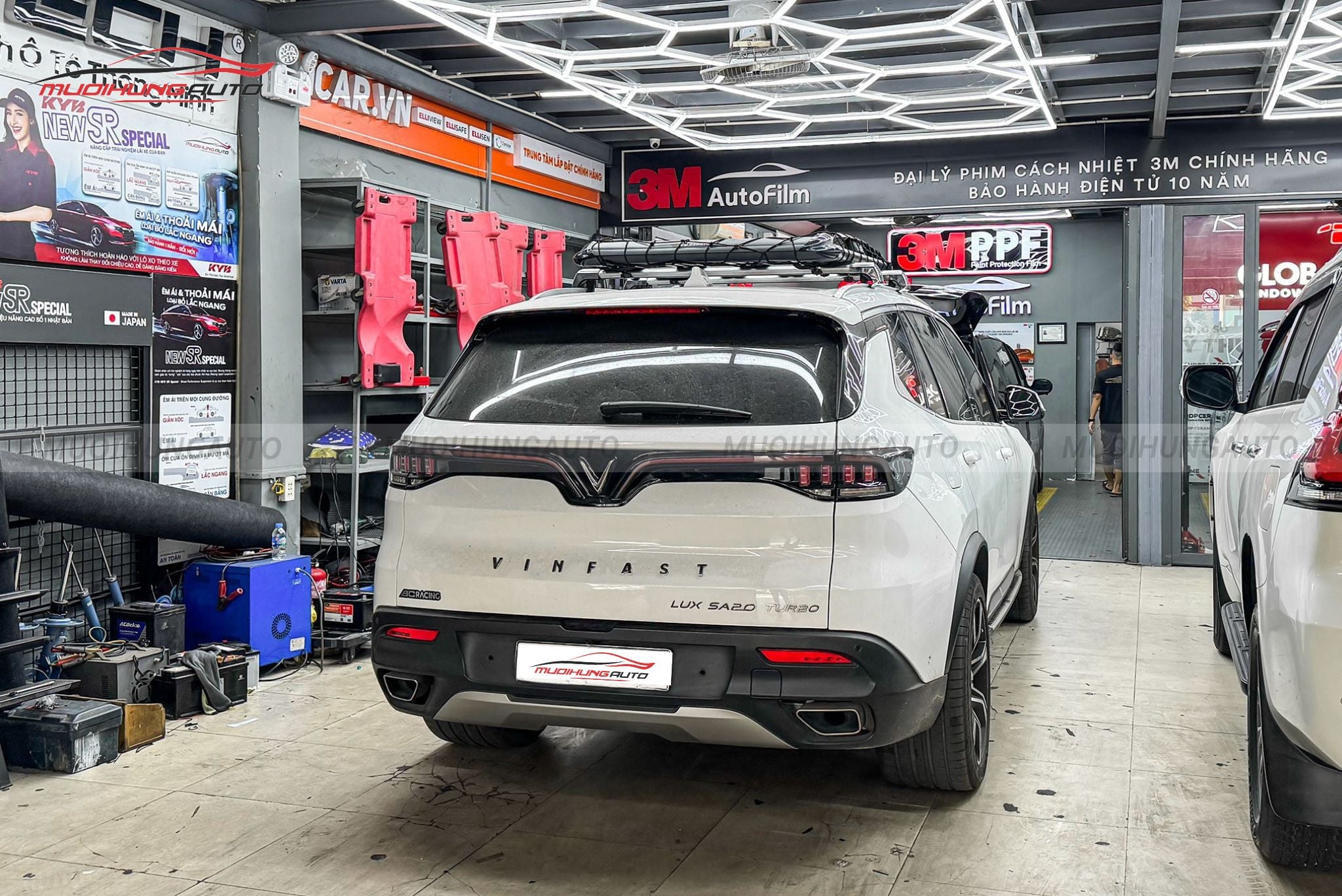 Giá nóc chở hàng Carryboy cho Vinfast LUX SA2.0