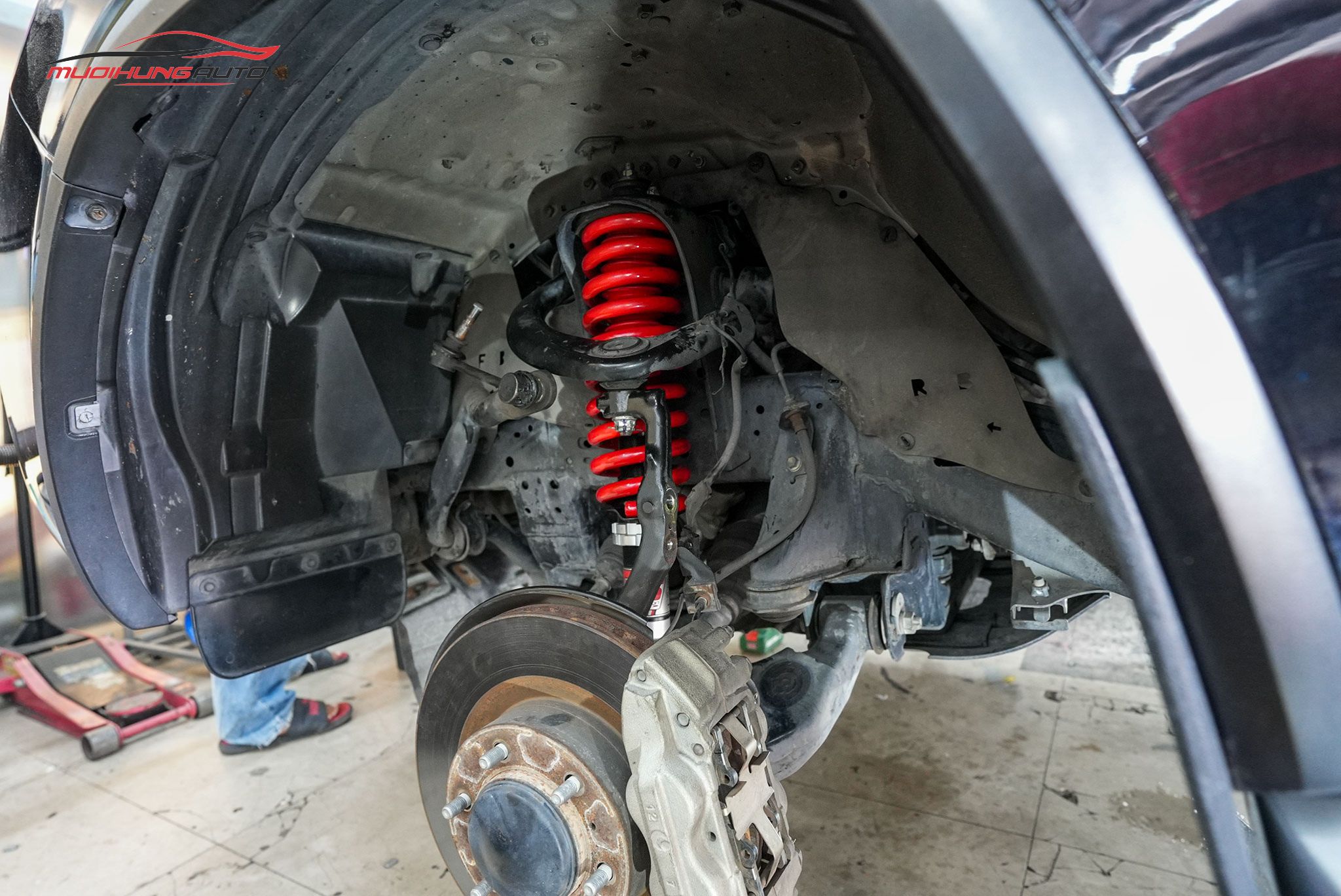 Lắp Phuộc Giảm Xóc YSS Cho Xe Toyota Fortuner 2020