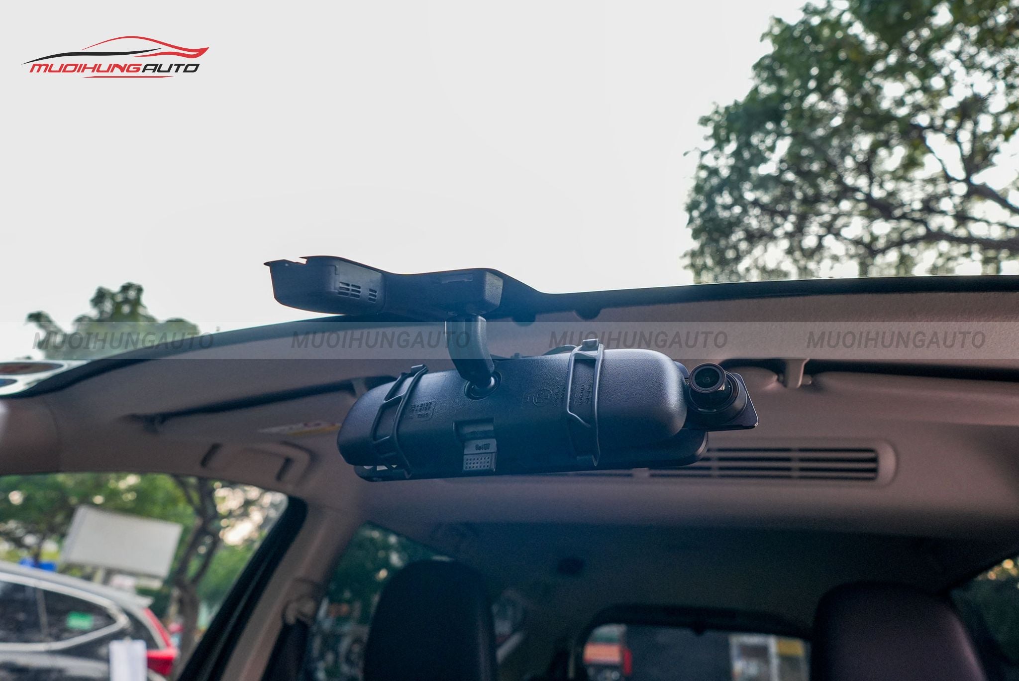 Camera hành trình gương điện tử AI ADAS Utour C3M cho ô tô Mitsubishi Xpander Cross 2024