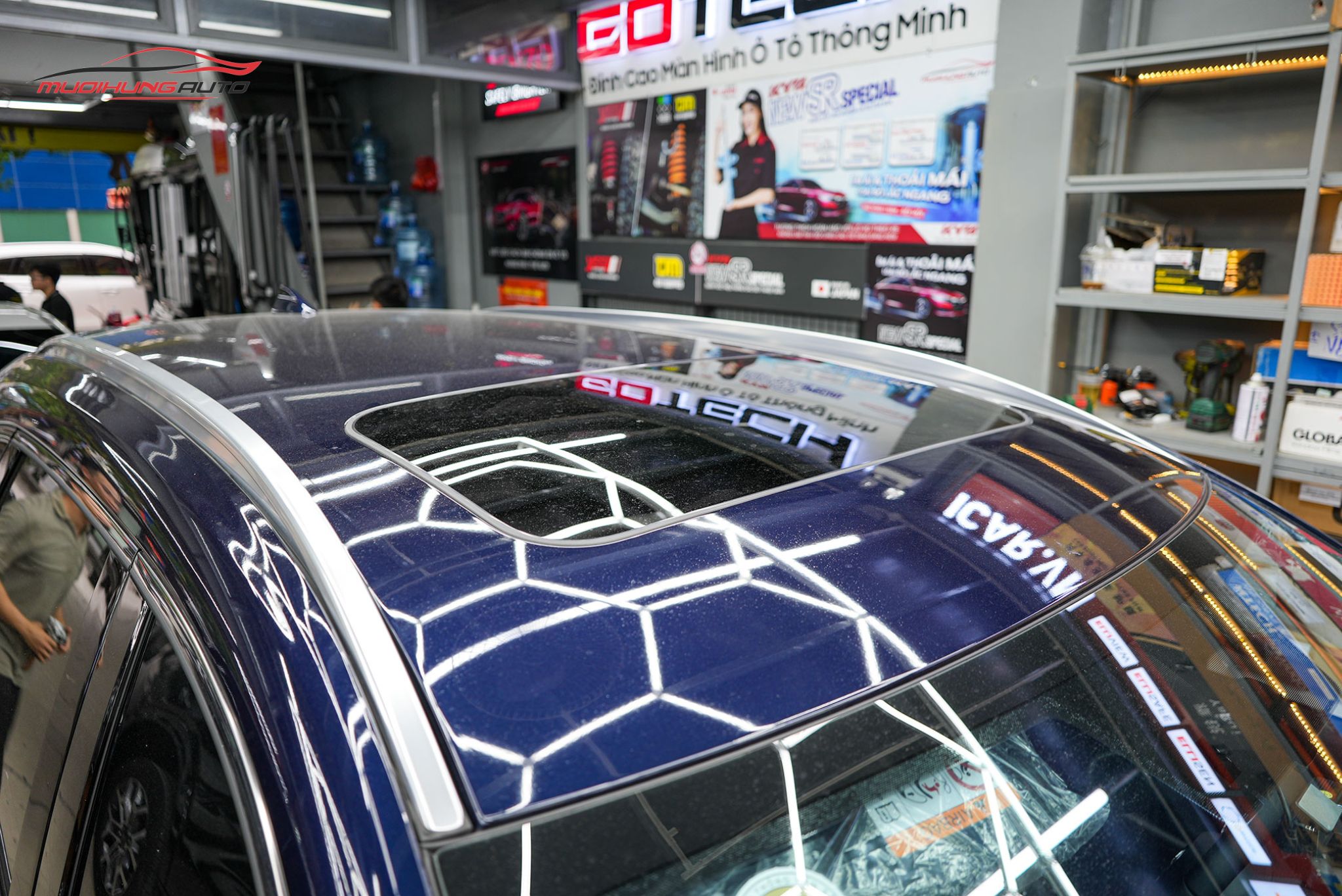 Trước khi dán phim PPF TPU SUNROOF cách nhiệt cửa sổ trời ô tô Mazda CX8 2024