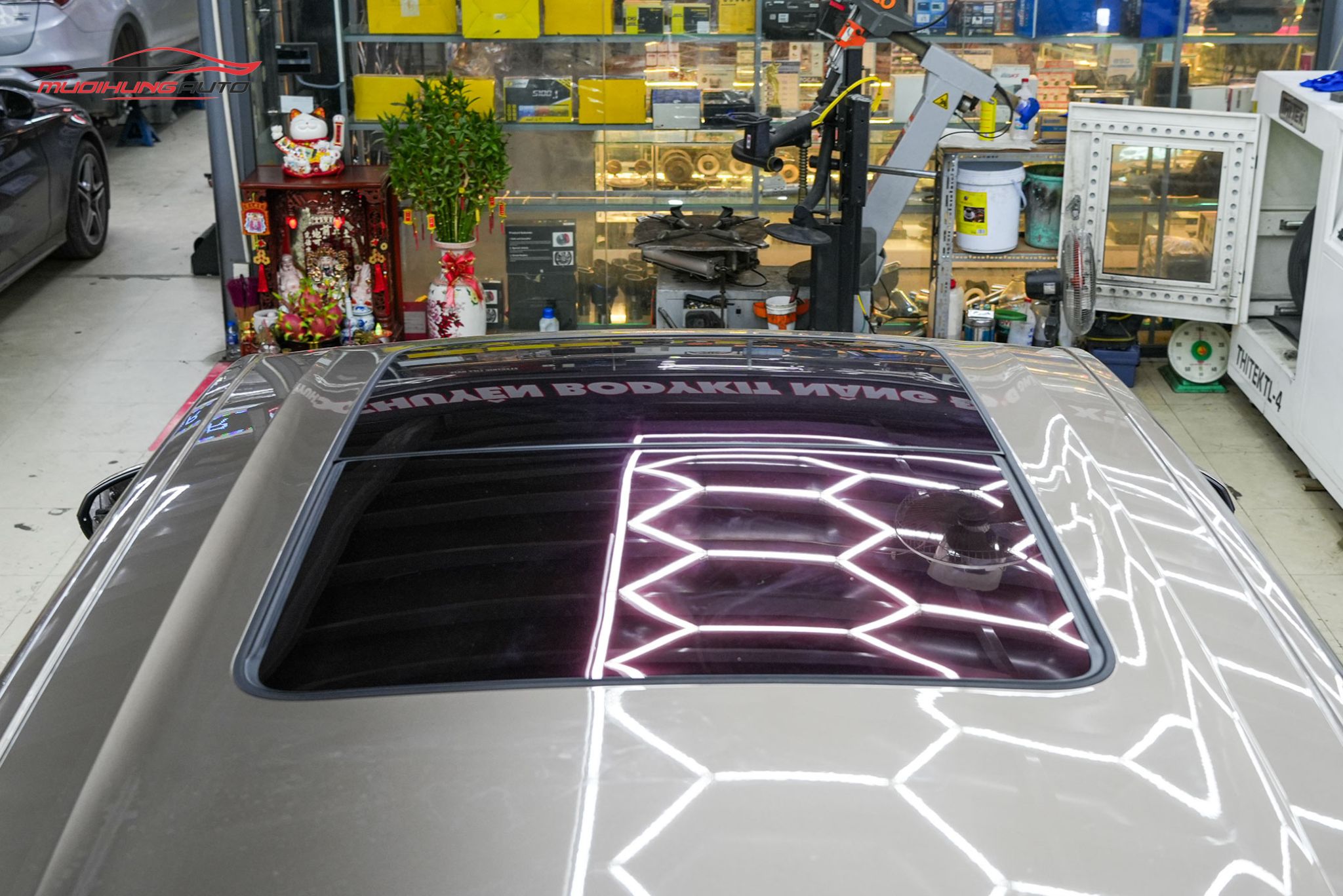 Dán phim PPF TPU SUNROOF cách nhiệt cửa sổ trời cho ô tô Volkswagen Viloran