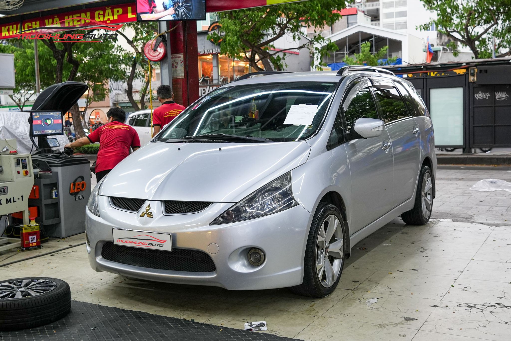 Hình ảnh xe đã gắn bánh lại hoàn chỉnh