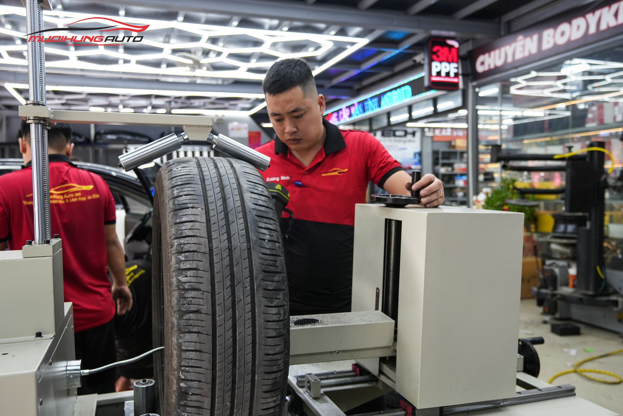 Tráng Lốp Chống Đinh Cho Xe Mitsubishi Xpander