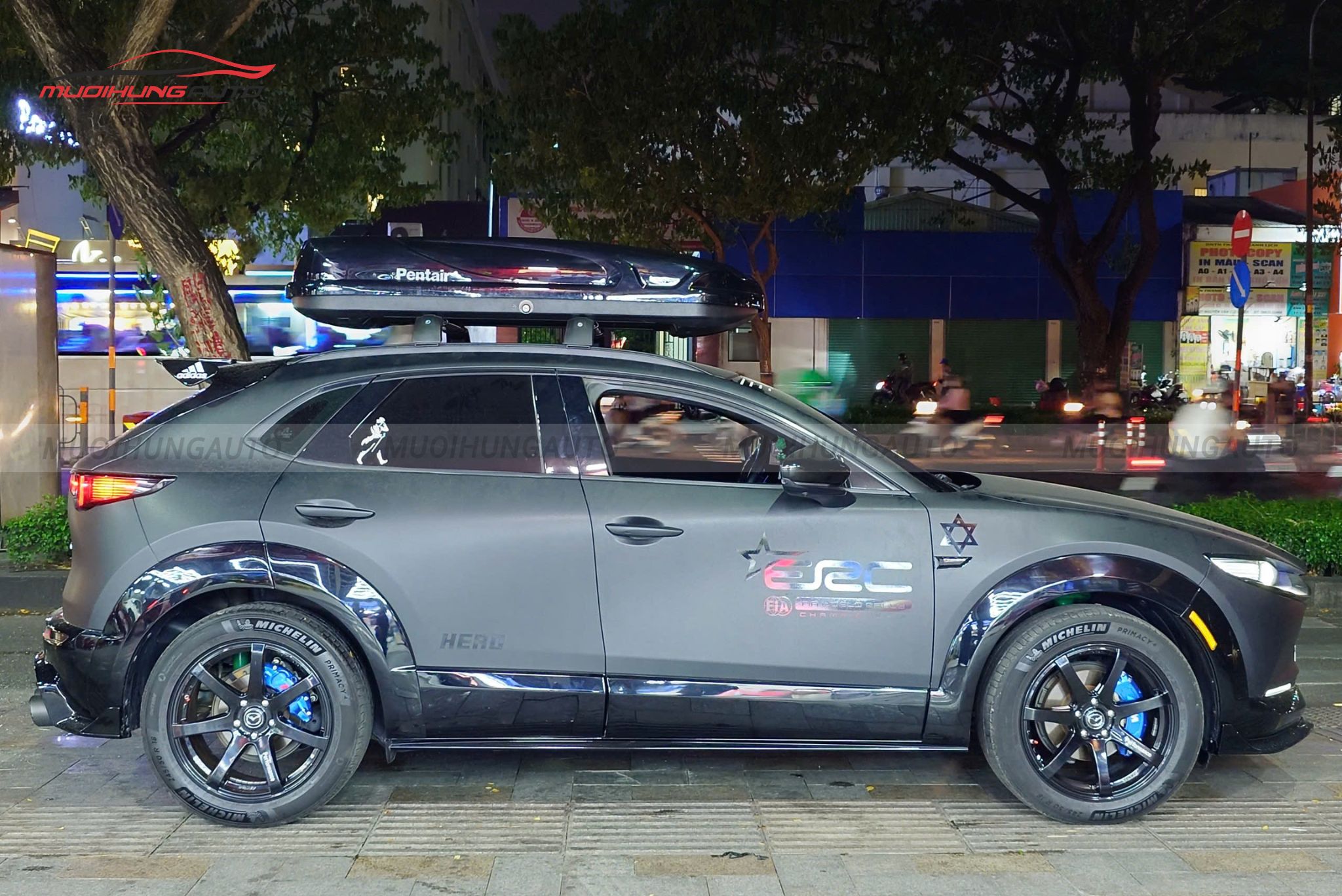 Hộp đựng đồ trên nóc xe ô tô Mazda CX30