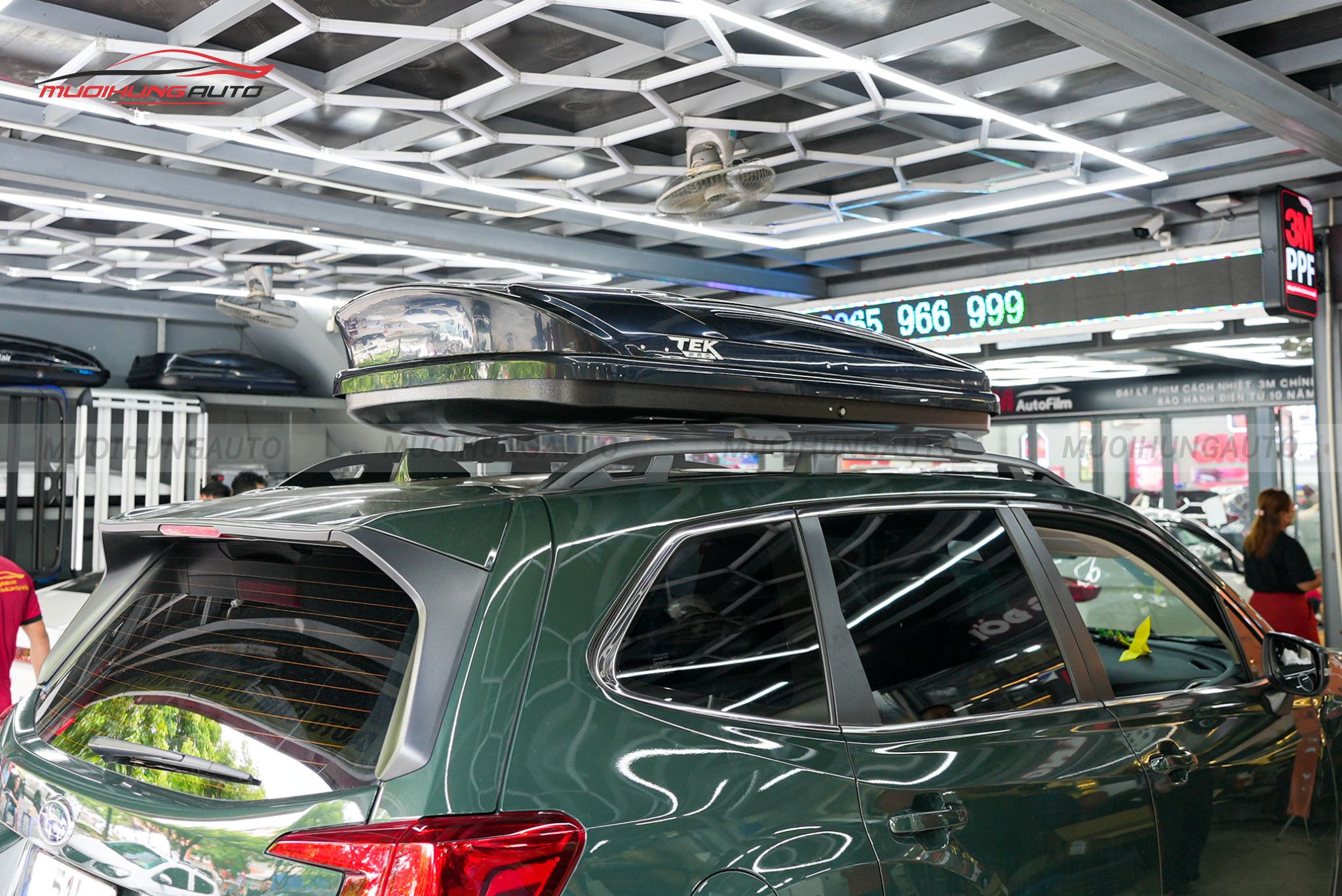 Hộp đựng đồ trên nóc xe ô tô Subaru Forester 2023