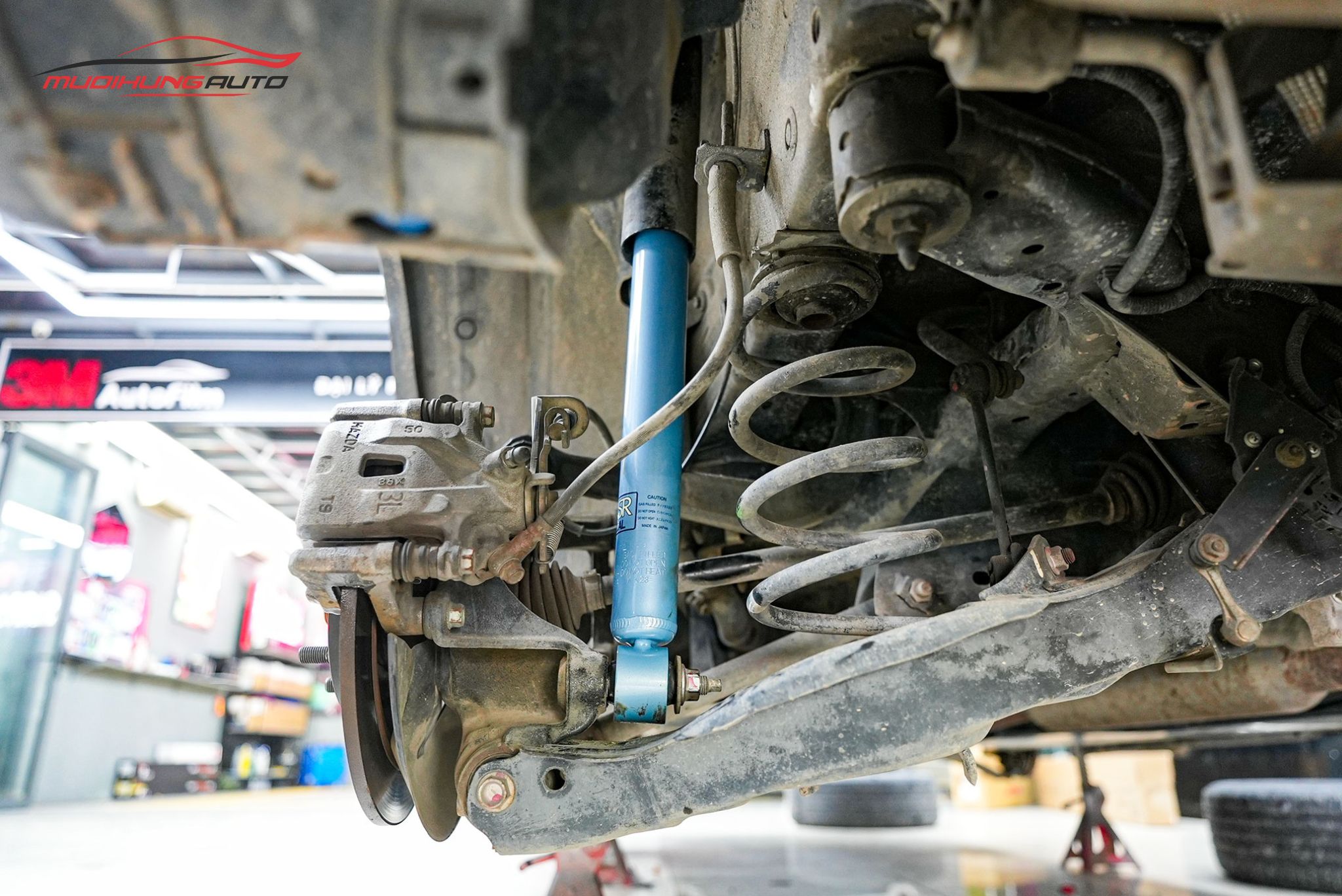 Lắp Phuộc Giảm Xóc KYB Cho Xe Mazda CX-5 2012 - 2013