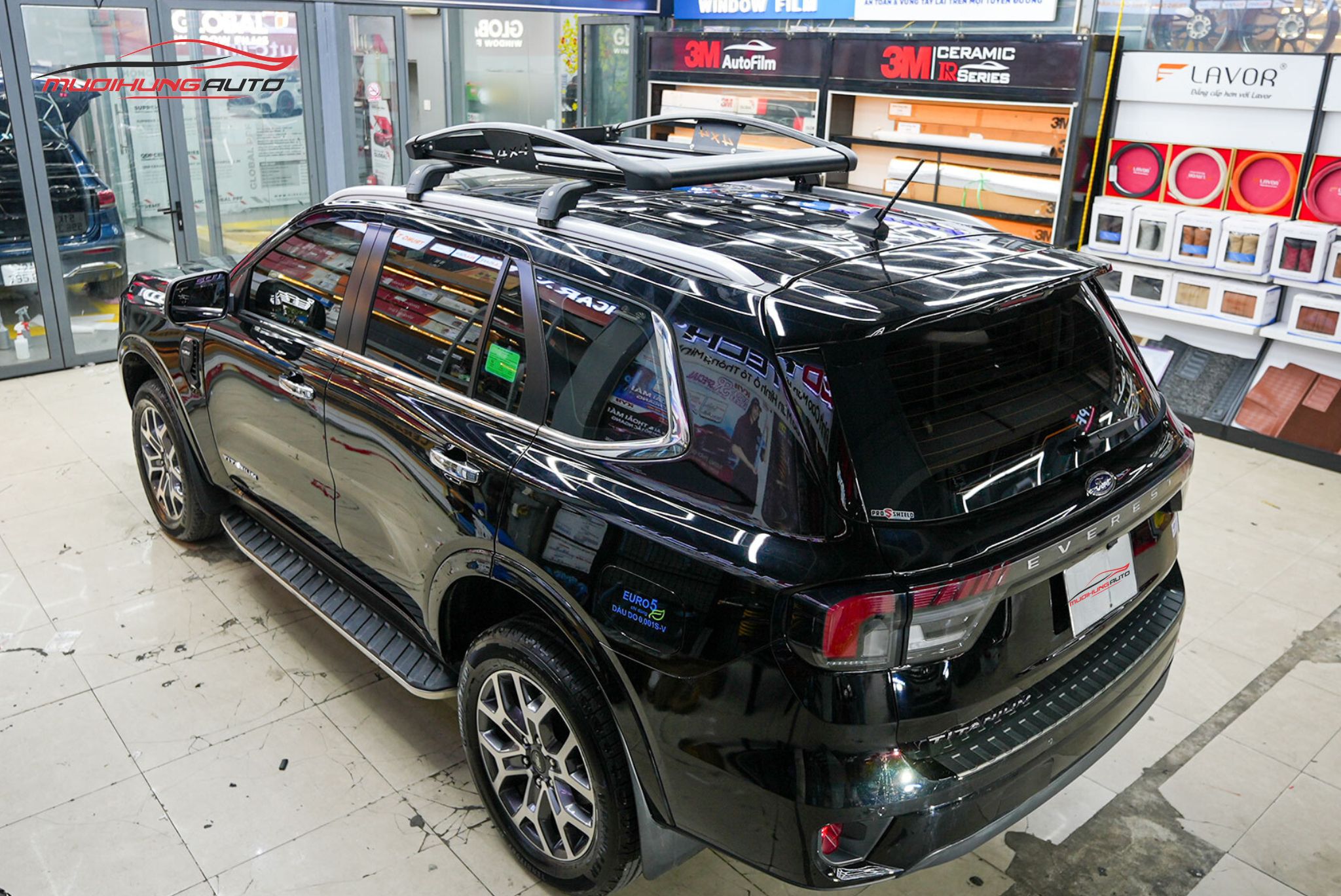 Lắp baga mui Yaki 129cm CP-439 ô tô Ford Everest 2023