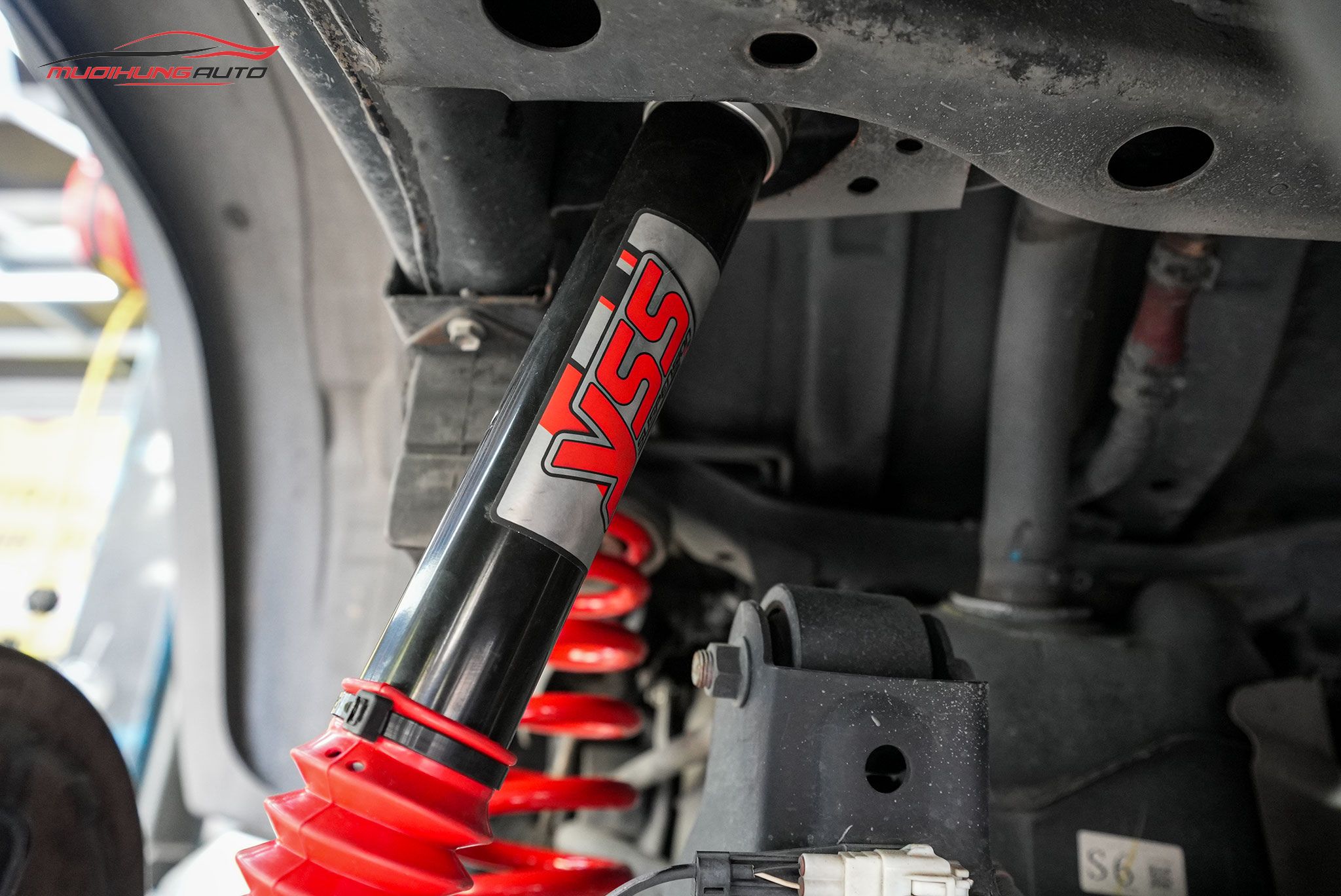 Lắp Phuộc Giảm Xóc YSS Cho Xe Toyota Fortuner 2020