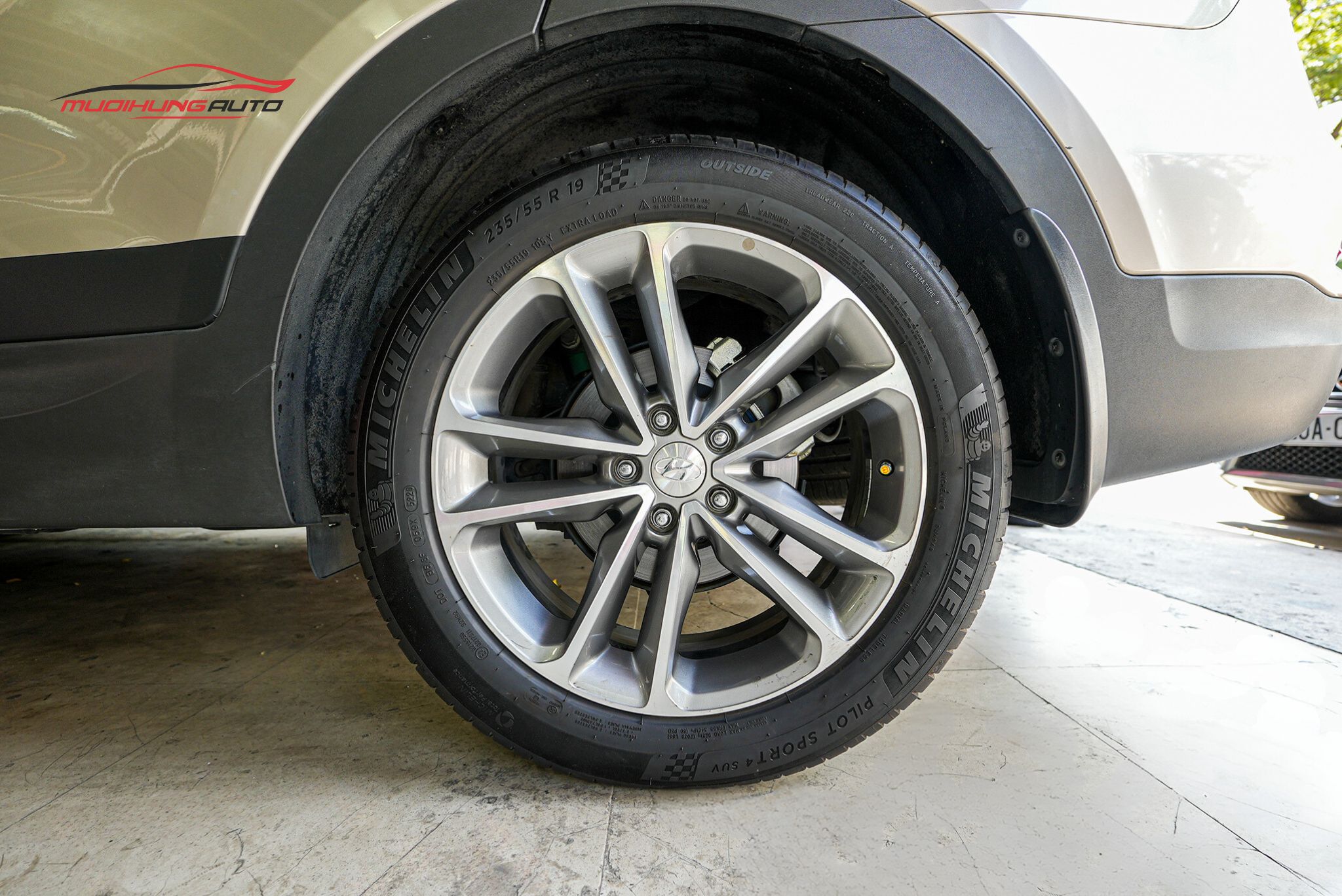 Lắp TPMS ICAR Ellisafe i34 cho xe Hyundai Santafe 2015