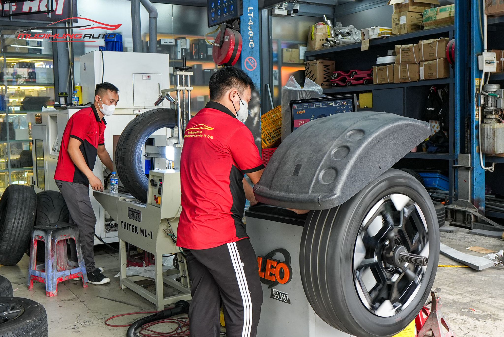 Kỹ thuật đang cân mâm bấm chì