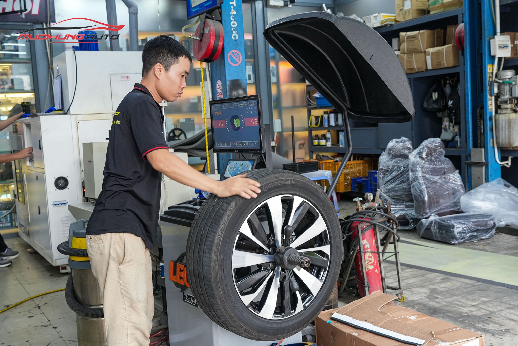 Kỹ thuật đang cân mâm bấm chì