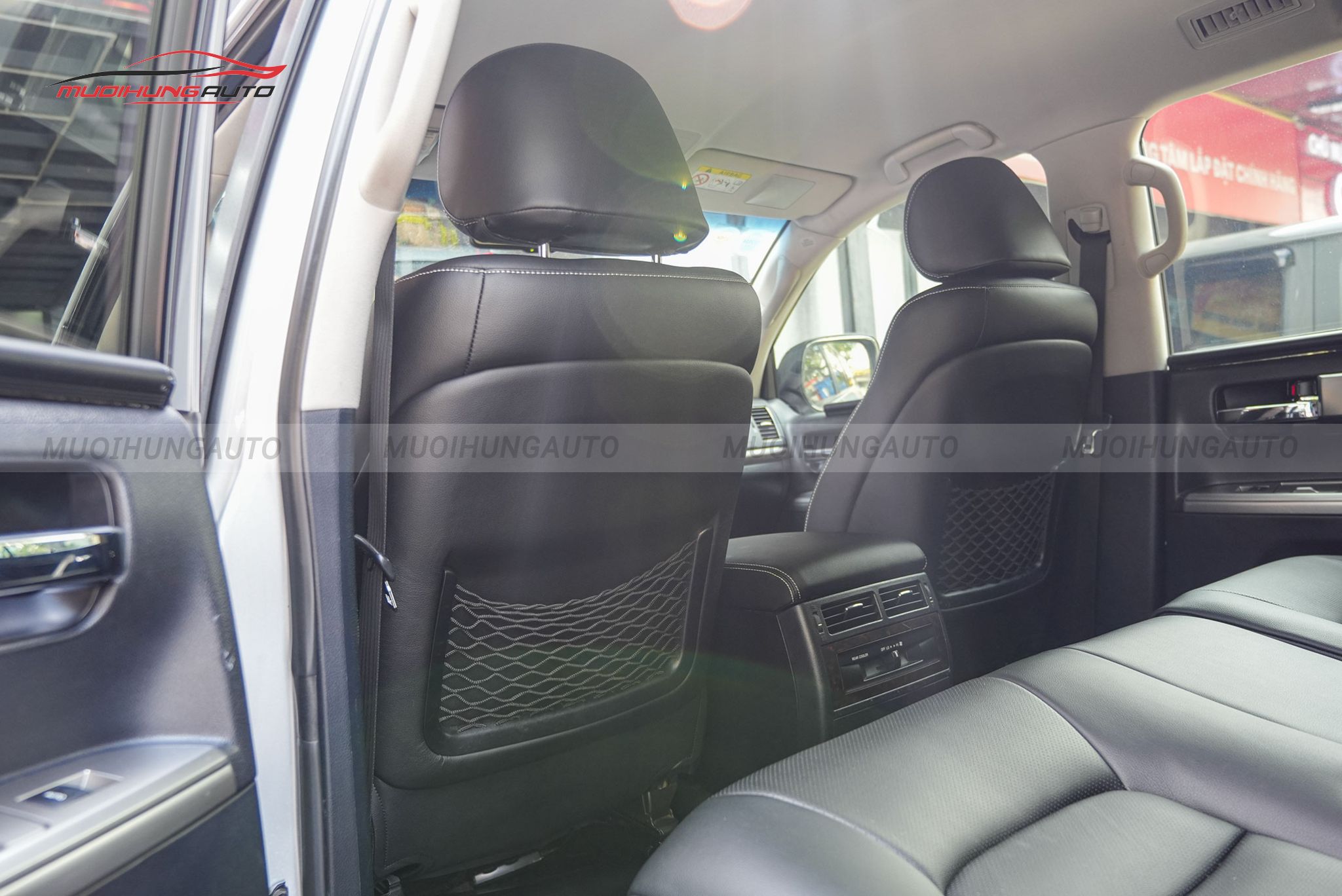 Lắp bọc ghế da ô tô Toyota Land Cruiser 2012