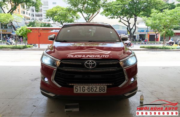 LẮP BÓNG ĐÈN LED CHO Ô TÔ TẬN NHÀ TẠI TP.HCM