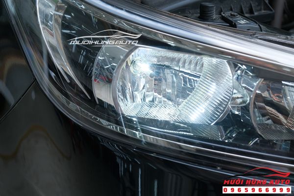 LẮP BÓNG ĐÈN LED CHO Ô TÔ TẬN NHÀ TẠI TP.HCM