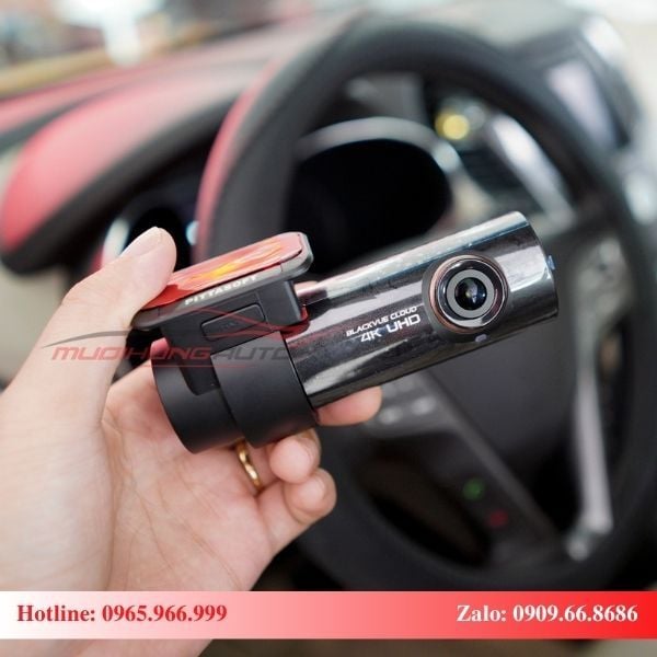 Lắp Camera Hành Trình Blackvue DR900 2CH Cho Santafe uy tín