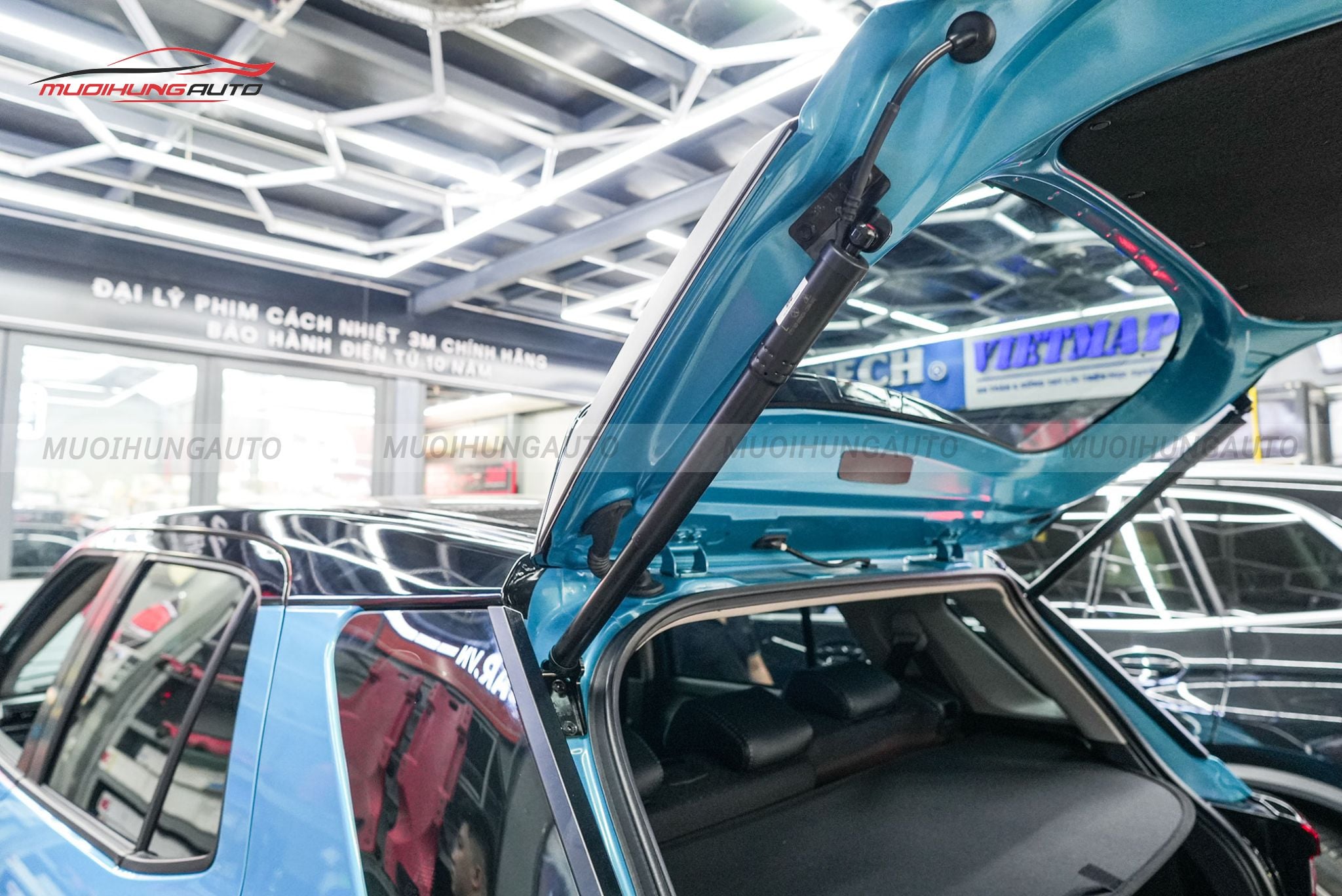 Lắp cốp điện ô tô Toyota Raize 2024