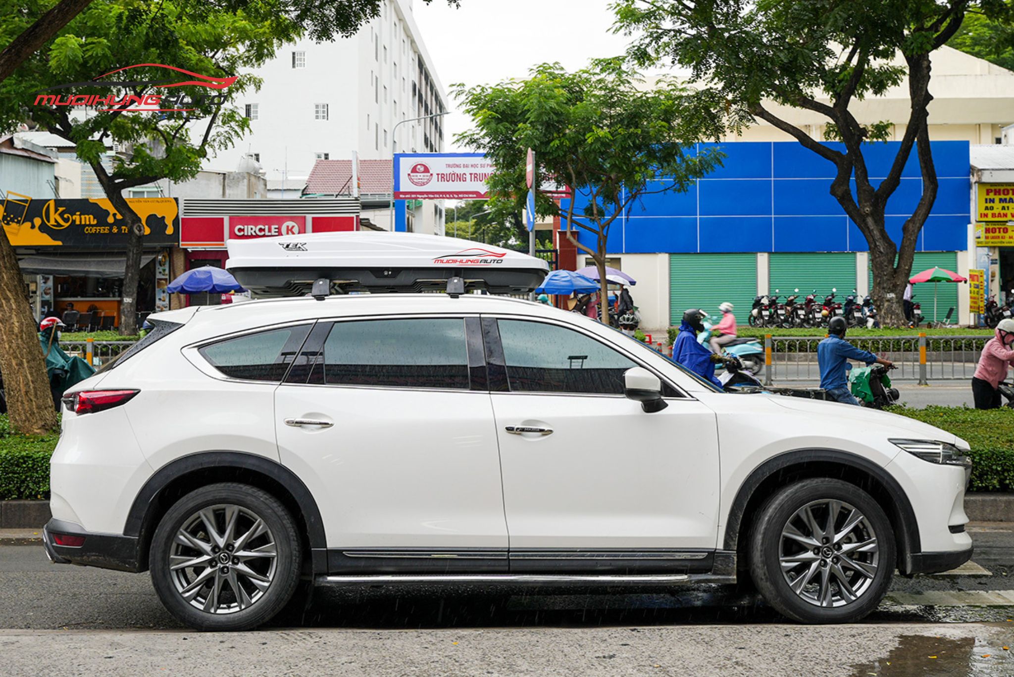 lắp cốp nóc phi thuyền 460L